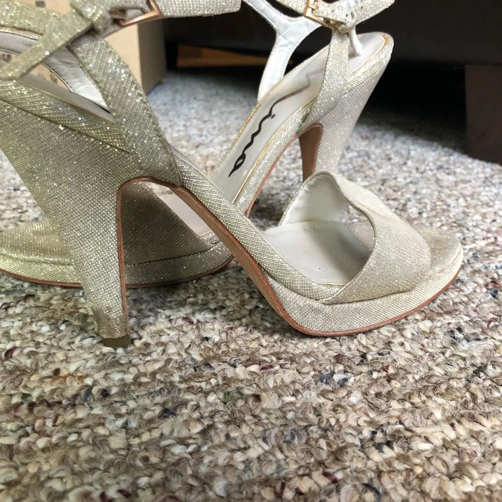 NINA Metallic GOLD LEATHER SOLE High HEEL SANDALS size 8.5